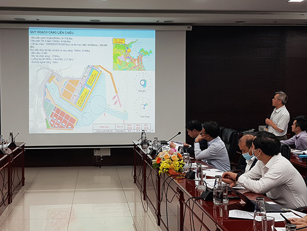 Đơn vị Tư vấn của Bộ GTVT trình bày về quy hoạch cảng Liên Chiểu Đơn vị Tư vấn của Bộ GTVT trình bày về quy hoạch cảng Liên Chiểu